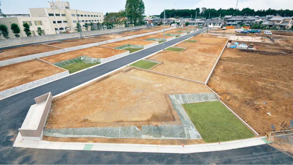広々な開発道路やブロック施工など暮らしやすさを追求した分譲地計画
