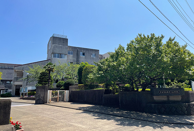 御所ケ丘中学校