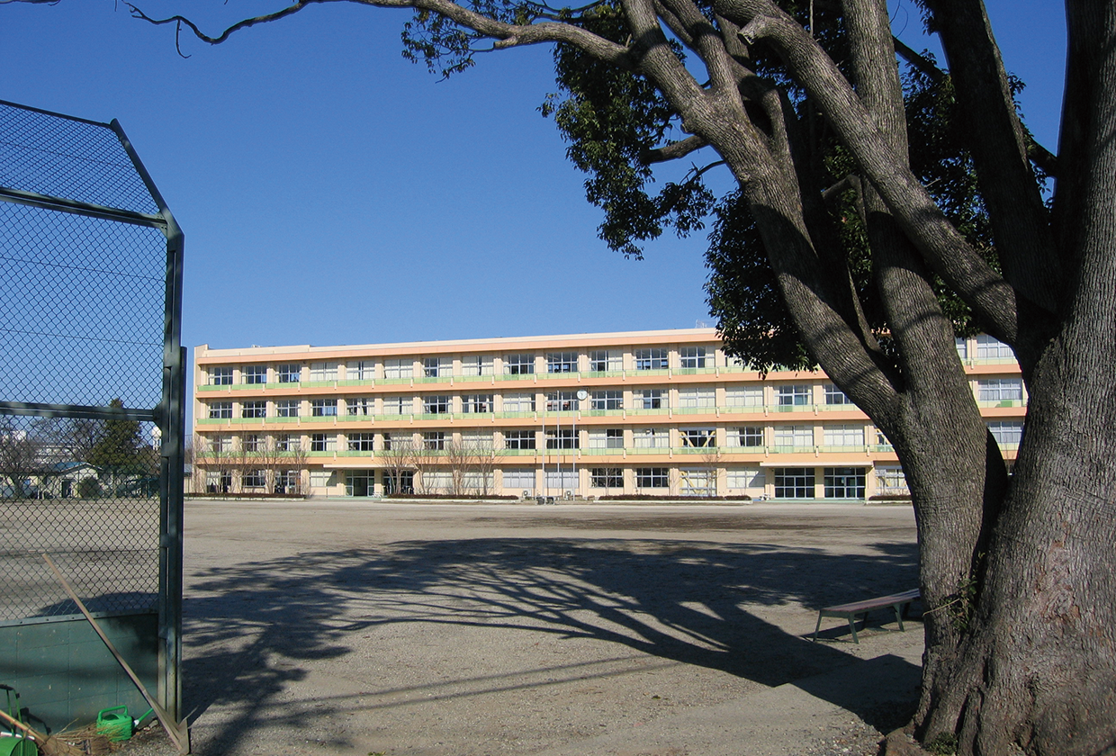 緑岡中学校